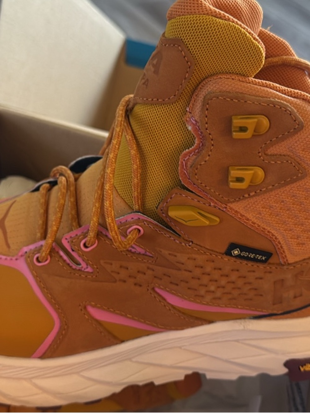 Women's Brand New Hoka Women's
Anacapa Mid GTX Hiking Boots - Picture 5 of 5